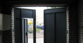 Купить гаражные ворота распашные Отрадный, цена от 3825 руб.
